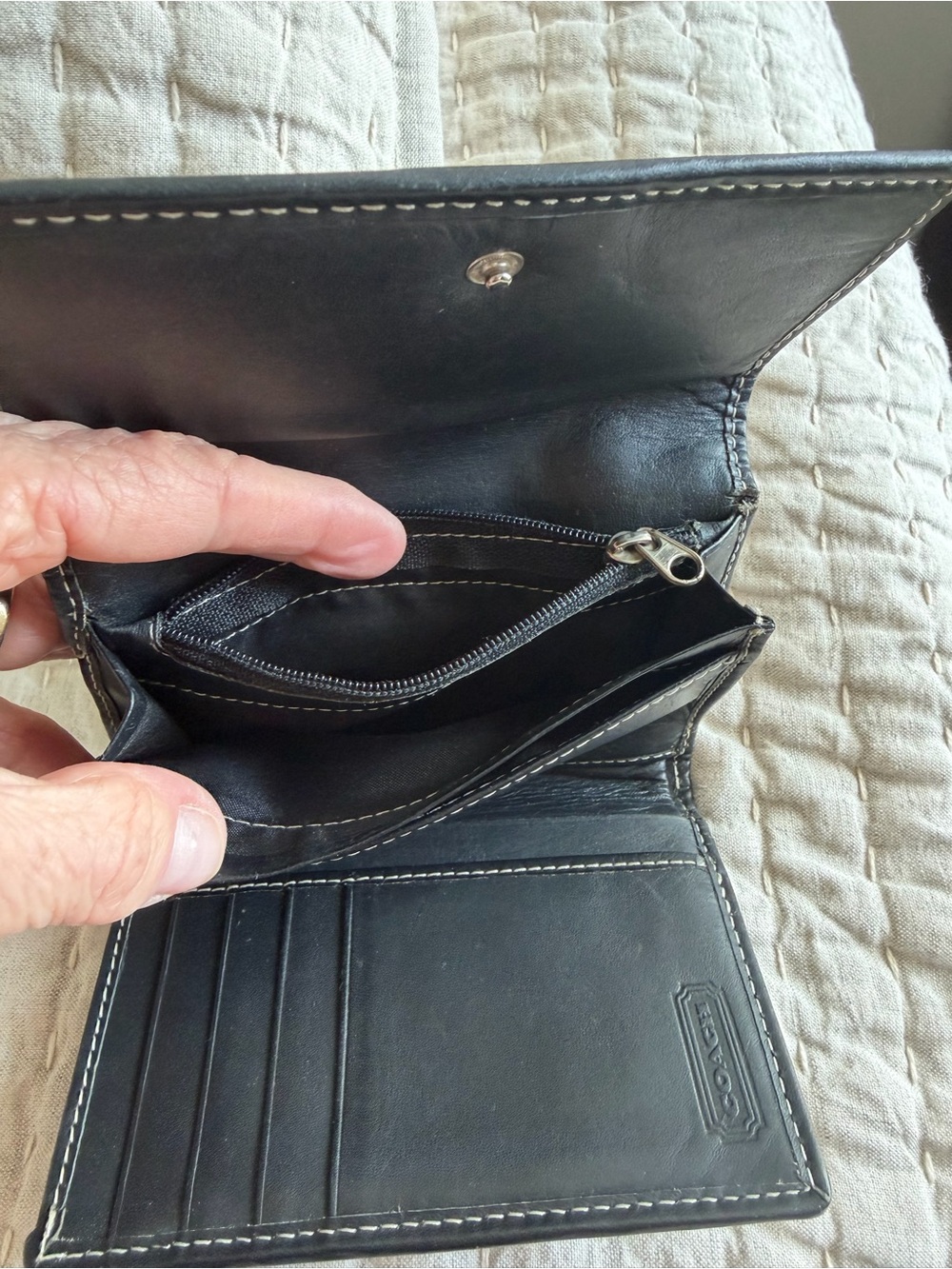 COACH Black Jacquard/Leather Signature C Trifold Wallet 4.25x5.25 - Picture 5 of 9